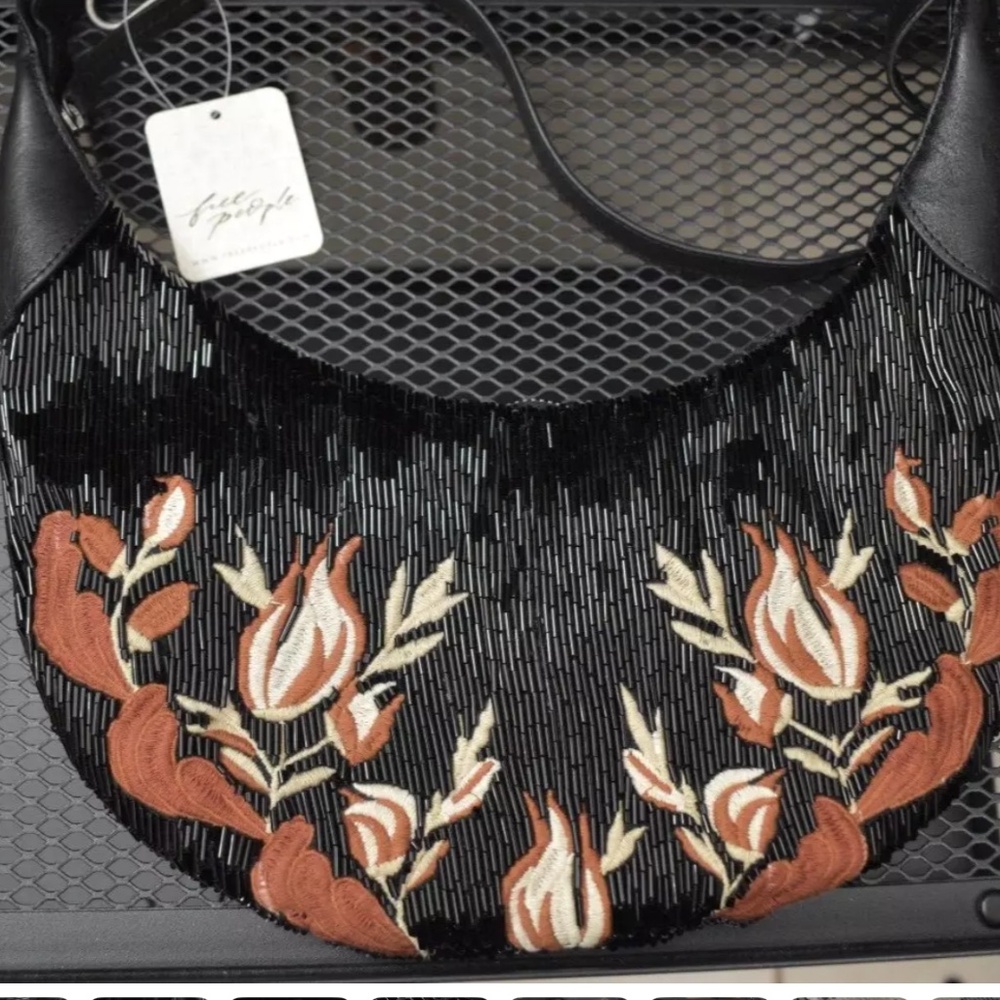Free People Bugle Bead Clutch/ Sling Bag in Black Embroidered Combo NWT $128R - Picture 8 of 12